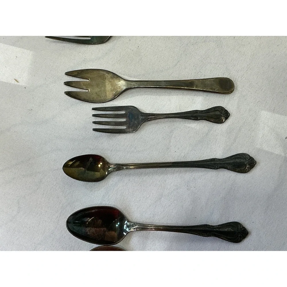 Vintage Silverplate Flatware Ornate Floral Scroll Mixed Lot Spoons Forks Knife